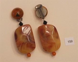 Attributed to Angela Caputi, 2 3/4” in length. 