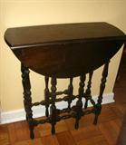 VINTAGE MAHOGANY SINGLE DRAW DROP LEAF GATE LEG TABLE