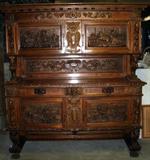 EXTREMELY BEAUTIFUL VINTAGE RENAISSANCE CARVED ORNATE SIDEBOARD BREAKFRONT