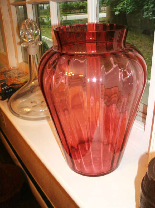 LARGE CRANBERRY RIBBED VASE