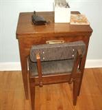 VINTAGE SINGER SEWING MACHINE