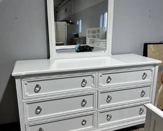 Stone and Leigh White 6 Drawer Dresser with Mirror