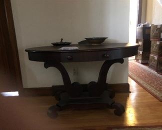 Antique Victorian - Queen Anne table 