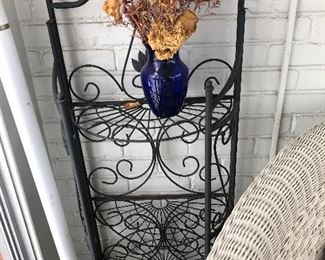 metal plant shelf 