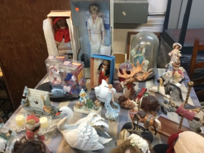 Dolls and collectibles 