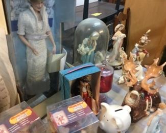 Dolls and collectibles 