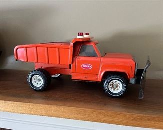 Tonka dump truck with plow 