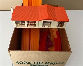 
Vintage hot wheels, race track