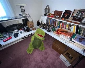 Vintage Agfa, Polaroid, and other cameras