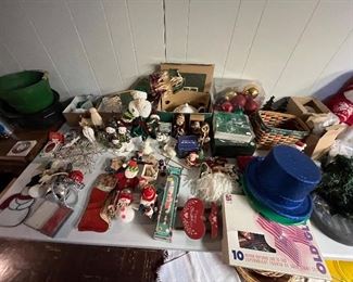 Lots of great Christmas items 