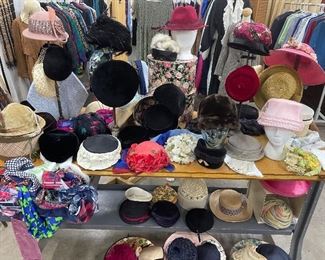 Large collection of vintage lady’s hats