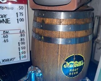 Nesbitts Root Beer 23 h 14 round $400