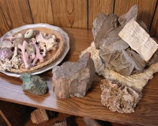 Minerals, rocks & geodes