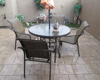 Patio Table/4-Chairs & + Patio Umbrella