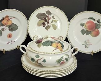 Queens Fine Bone China8 Plates And Serving Bowl WLid