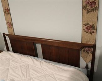 Broyhill Head Board
