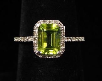 10K White Gold Emerald Cut Peridot And Diamond Ring, Approx 1 Carat 8x6mm Peridot, Size 7
