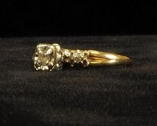 14K Antique Gold Ring With Diamond, Approx .20 CTW, Approx 2.64 g Total Weight
