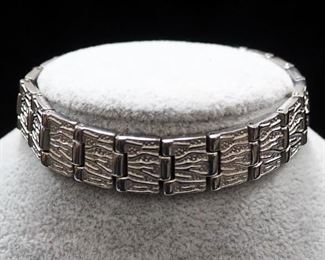 D+ Magnet Magnetic Silver Toned Mens Therapy Bracelet, Approx 8 1/2" Long
