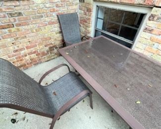 Nice patio table with 4 chairs. $200 set