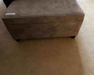 Storage ottoman