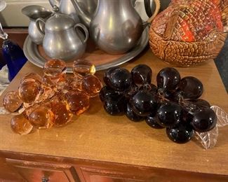 Vtg glass grapes