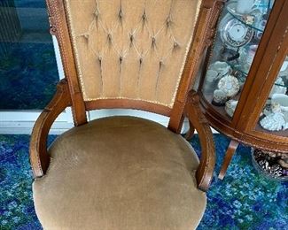 EAST LAKE VICTORIAN SIDE CHAIR WITH BEIGE VELVET UPHOLSTERY