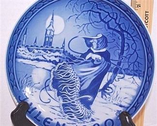 Bid on placerauctions.com view a detailed description of this item on placerauctions.com.                                      
   Lot #	Title
Lot 1	Angelic Procession Christmas 1982
Lot 2	"The Bighorn Sheep"
Lot 3	"Daddy's Home" David Zolan
Lot 4	"End of Day" Norman Rockwell
Lot 5	"Asian Houseboat" 1988 Imperial China
Lot 6	"3 Little Kittens" K. Duncan
Lot 7	"Grandpa's Gift" Norman Rockwell
Lot 8	1978 Gorham Christmas Plate Norman Rockwell
Lot 9	"The Cookie Tasting" Joseph Csatari
Lot 10	"Touchdown" Thorton Utz
Lot 11	"The Music Maker" Norman Rockwell
Lot 12	"The Love Letters" Norman Rockwell
Lot 13	"Nature Hunt" Thorton Utz
Lot 14	"Father's Help" Norman Rockwell
Lot 15	"The Student" Norman Rockwell
Lot 16	"Best Friends" Norman Rockwell
Lot 17	"First Haircut" Norman Rockwell
Lot 18	"Why Me?" Mike Hagel
Lot 19	"Brave & Free" Gregory Perillo
Lot 20	"Close Harmony" Norman Rockwell
Lot 21	"For You" Donald Zolan
Lot 22	"All Is Well" Sandra Kuck
Lot 23	"Father's Day" Don Spaulding
Lot 24	"M