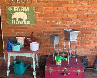 nice little vintage table