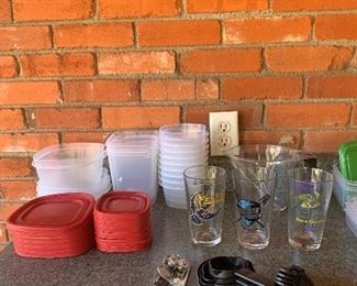 Notice the 3 souvenir glasses from brewing houses.