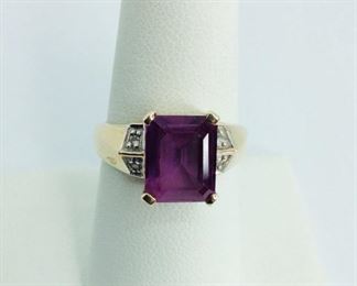 Gold 10K Pink Sapphire Ring