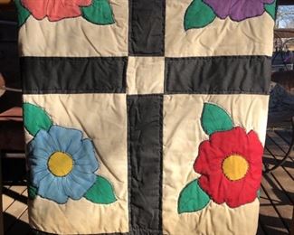 07 Vintage Flower Pattern Handmade Quilt