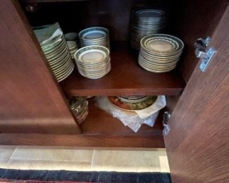 Richard Ginori dinner ware. "Pincio Green" pattern.