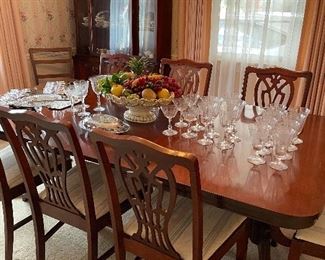 Mahogany dining table & chairs