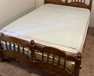 Vintage Full Wood Bed. Great Condition!