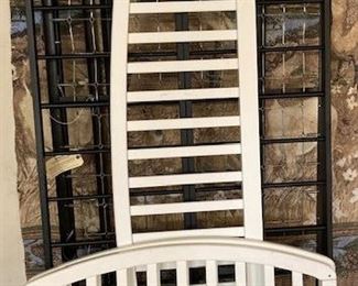 White Wood Daybed with Sliding Trundle.