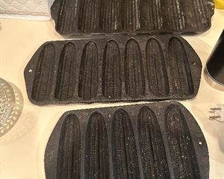 Cast iron cornstick pans