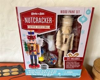 Nutcracker painting set