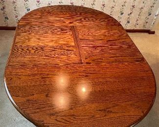 Shin Lee Dining Table