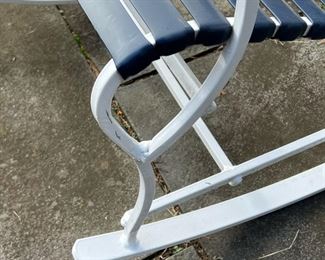 STRAPPED PATIO ROCKER  |  Outdoor rocking chair with white frame and navy straps - l. 23 x w. 34 x h. 43 in.