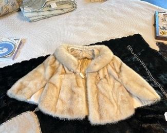 Vintage Ivory Mink Fur Cape/Stole