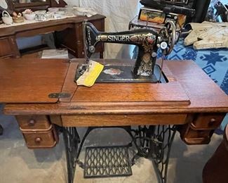 Antique Singer Treadle Sewing Machine 