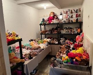 Beannie babies! These were stored in zip lock bags and are in like new condition with all the tags!