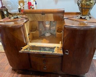 Vintage lighted bar with lots of storage