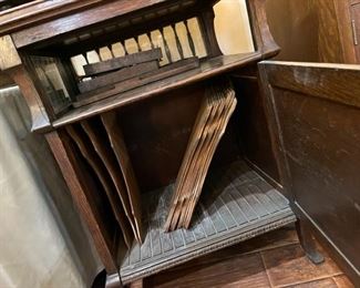 Storage for the metal disks 