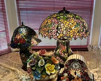 Beautiful Tiffany Style table lamps, Nativity pieces, Capodomonte 