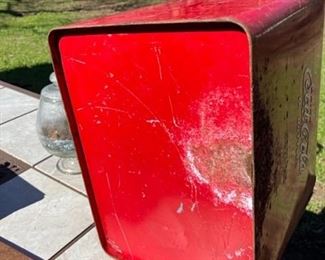 A look at the bottom. It is solid.