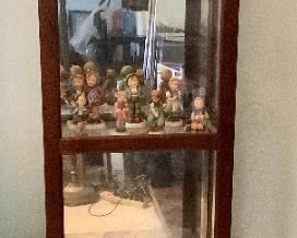 JMFO701 Lighted Curio Cabinet