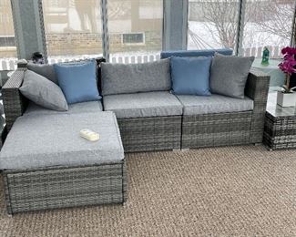 Outsunny Brand Outdoor Furniture Set, 6 piece with 2 sets of cushions, like new