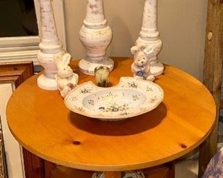 Museum of American Folk Art Badged Round Knotty Pine Round Table